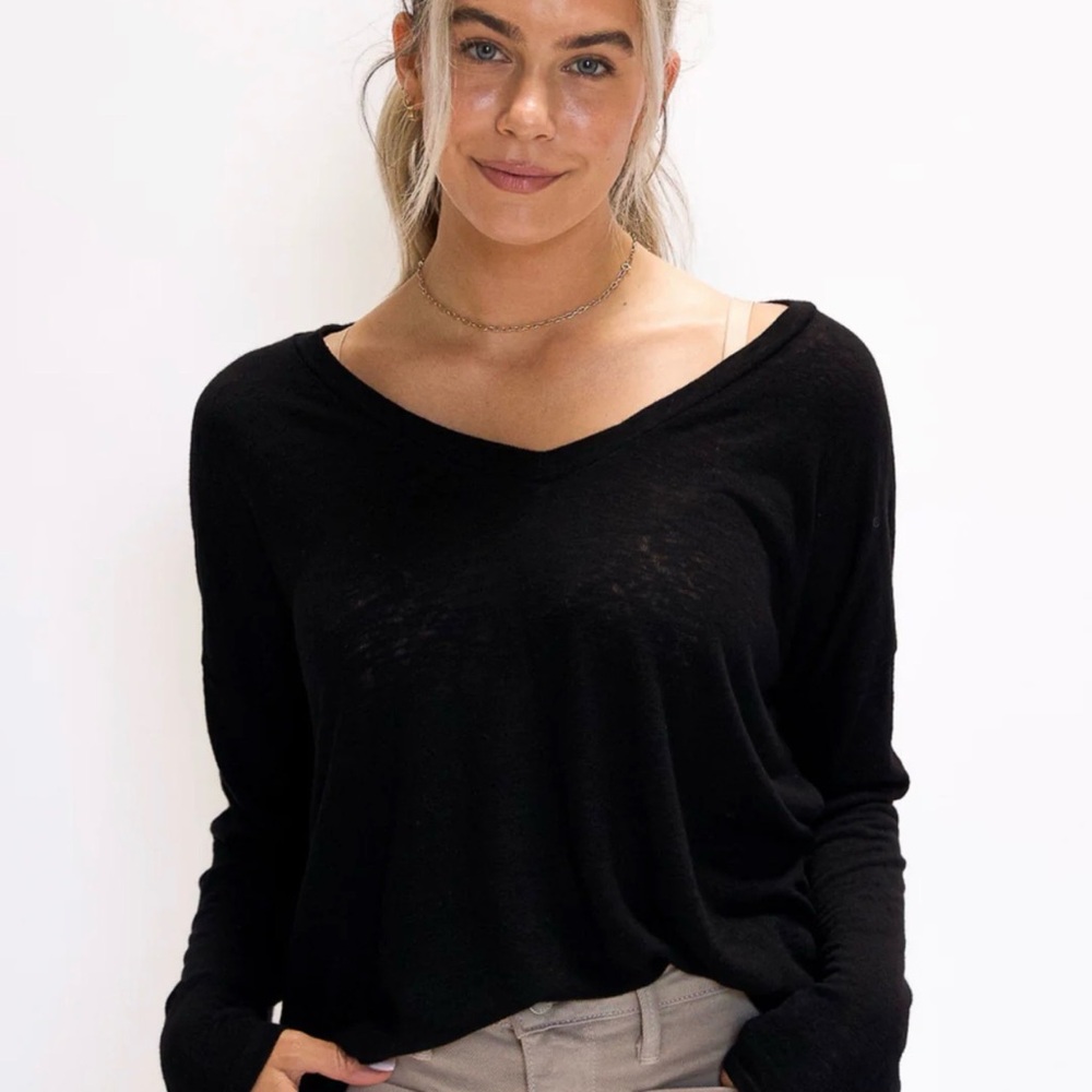 Natí Botique Essential Black V-Neck Long Sleeve Top Size S